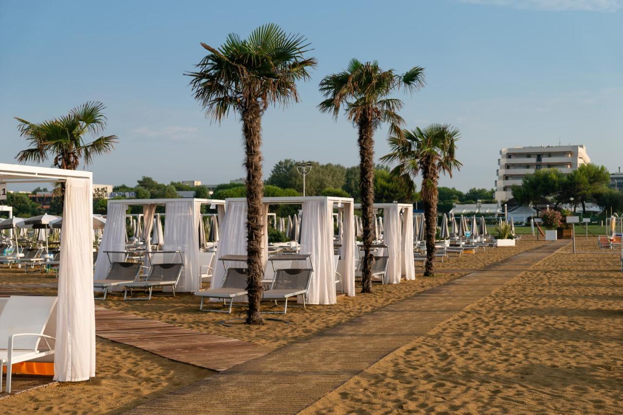 Savoy Beach Hotel & Thermal Spa Bibione Dış mekan fotoğraf Beach in Rimini