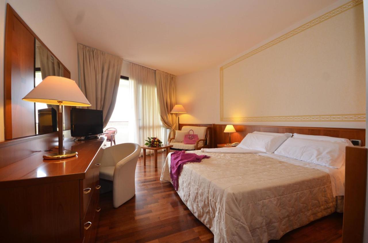 Savoy Beach Hotel & Thermal Spa Bibione Dış mekan fotoğraf