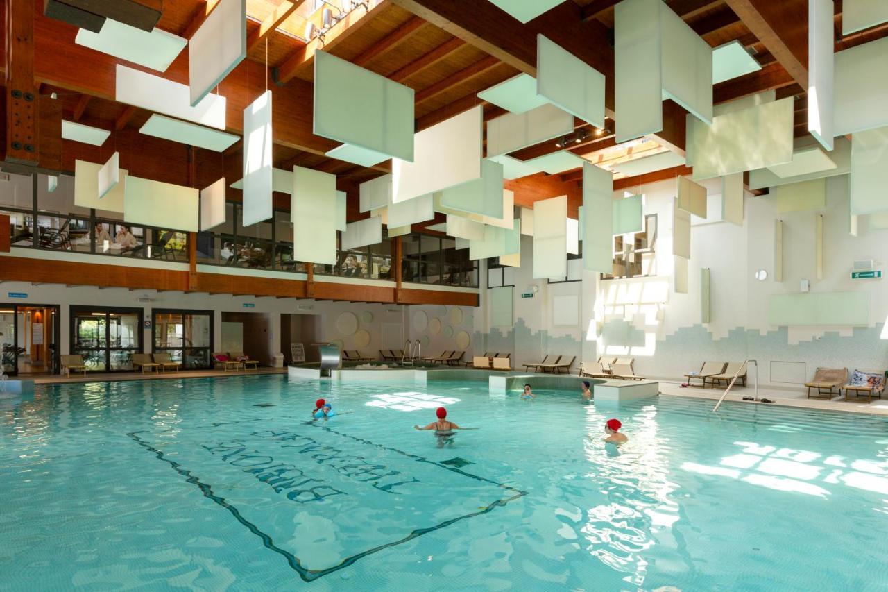 Savoy Beach Hotel & Thermal Spa Bibione Dış mekan fotoğraf The swimming pool