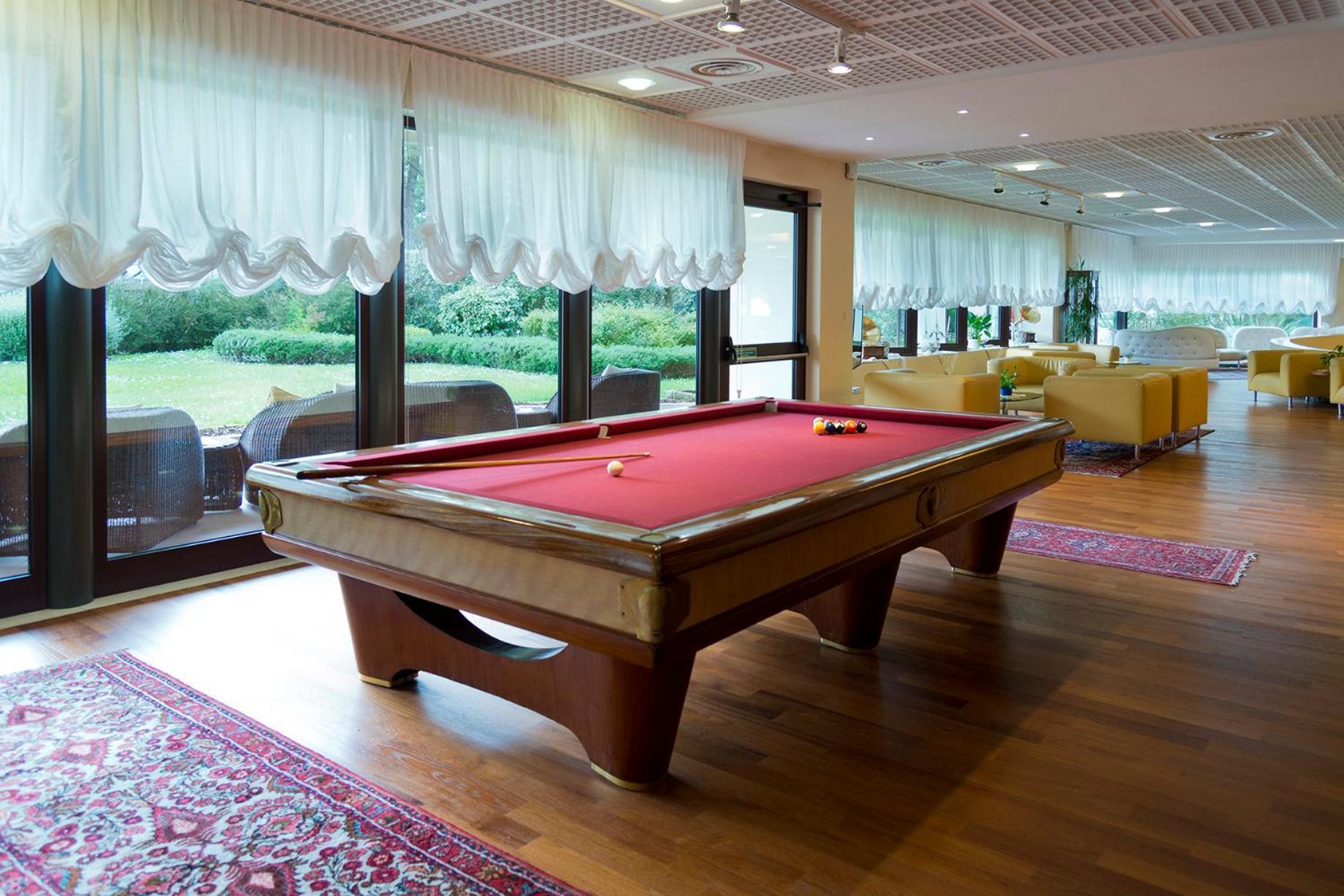Savoy Beach Hotel & Thermal Spa Bibione Dış mekan fotoğraf A pool table