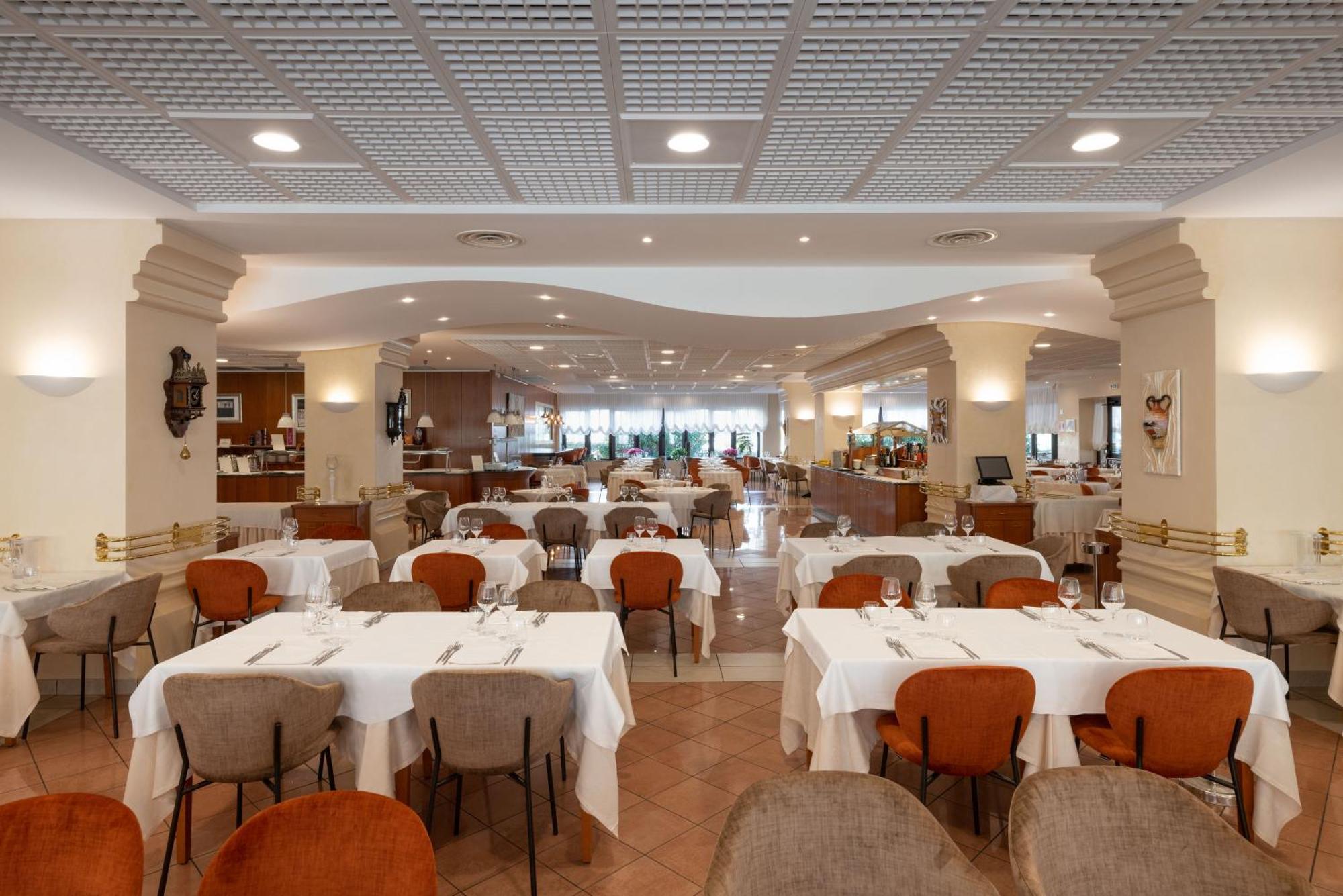 Savoy Beach Hotel & Thermal Spa Bibione Dış mekan fotoğraf The dining room