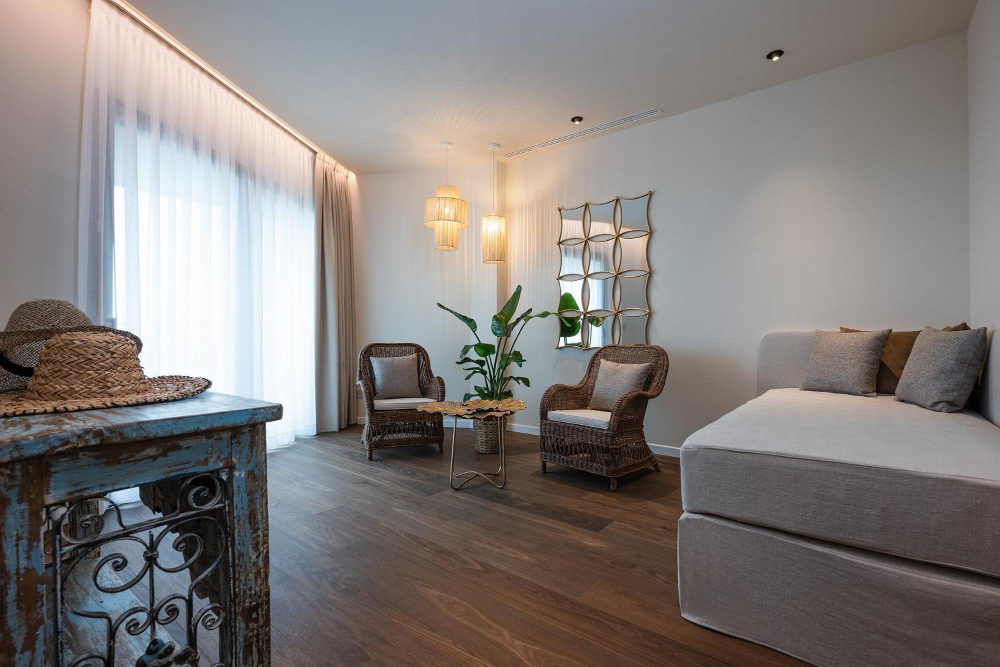 Savoy Beach Hotel & Thermal Spa Bibione Dış mekan fotoğraf A room at the hotel