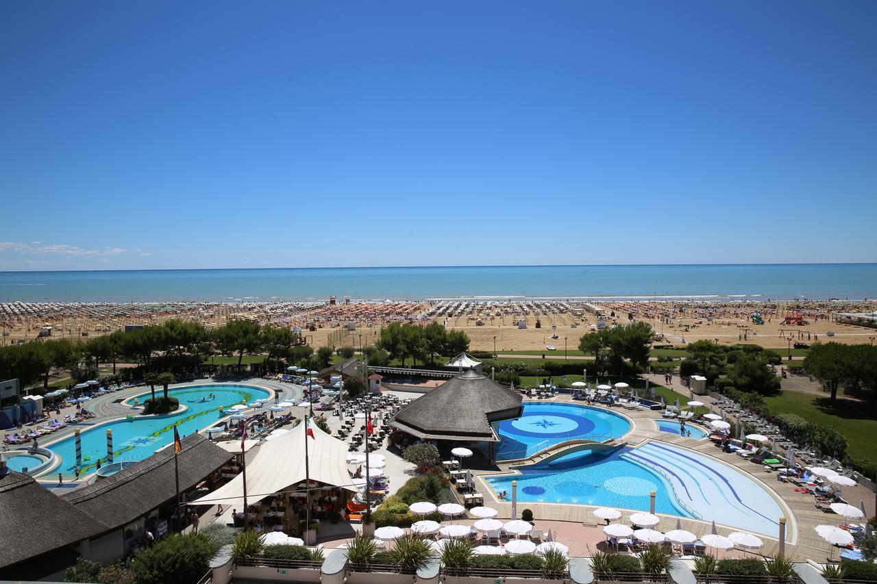 Savoy Beach Hotel & Thermal Spa Bibione Dış mekan fotoğraf The beach of Bibione