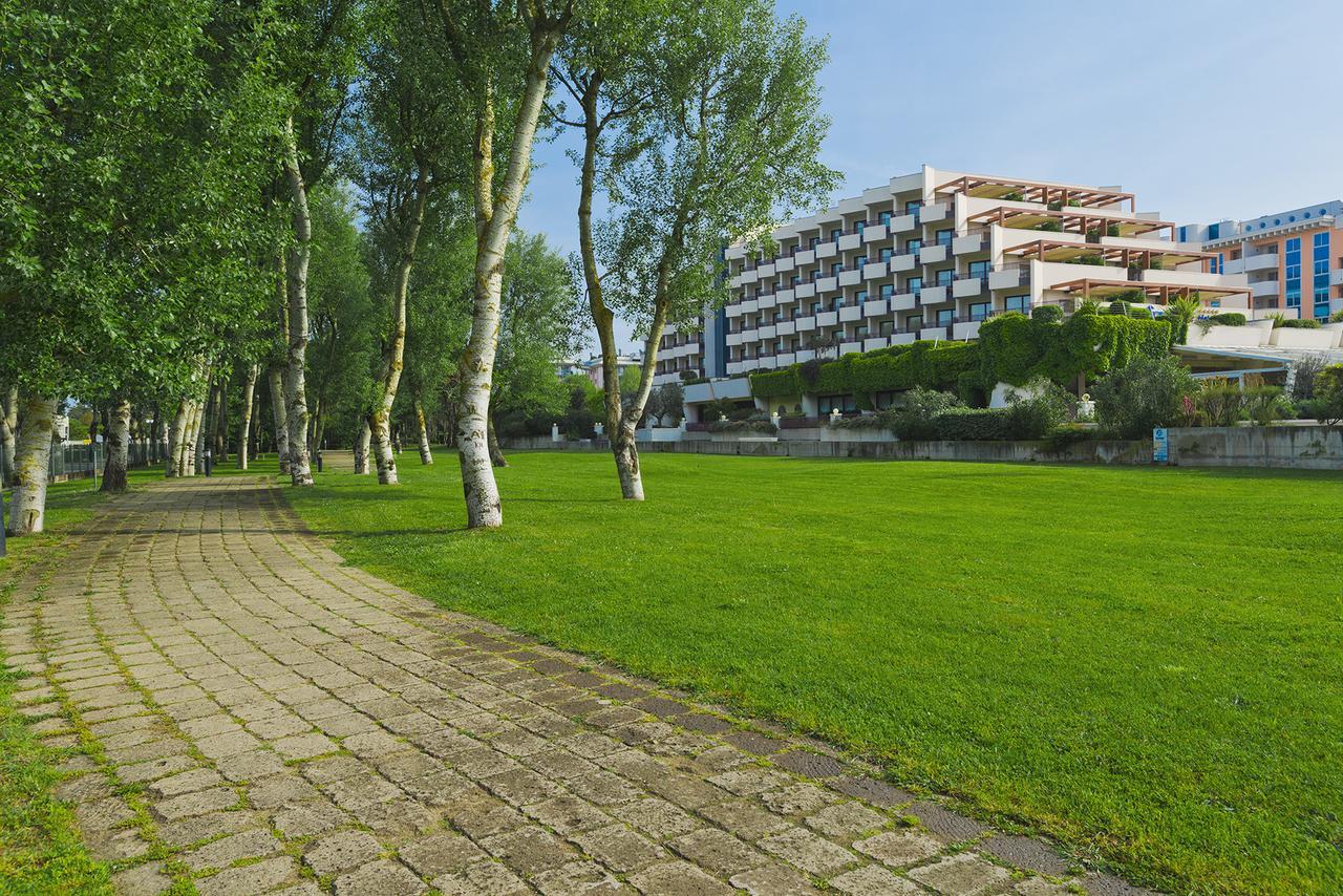 Savoy Beach Hotel & Thermal Spa Bibione Dış mekan fotoğraf The campus